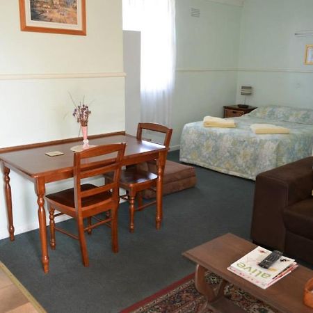 Wimmera Motel Nhill Экстерьер фото